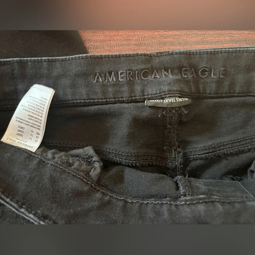 American Eagle women’s size 14 black distressed jeans - Picture 3 of 4